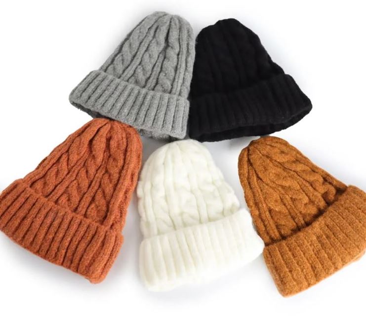 BN-02 - Cable Knit Beanie